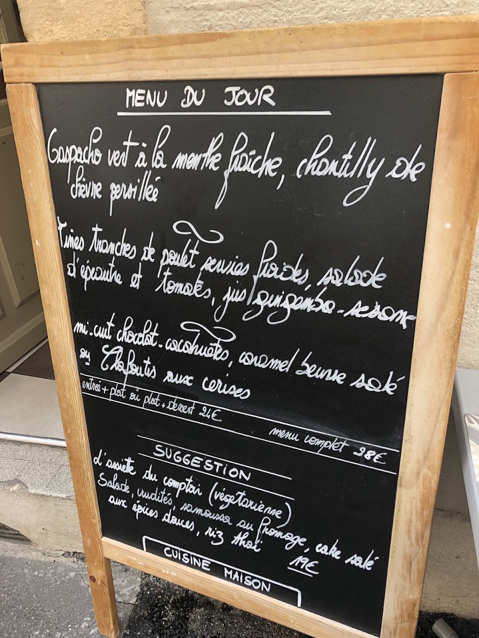 Filet de bar en croûte d'herbes — Le Comptoir De Marina